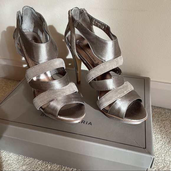 BCBG Rosalind Satin and Suede Heels Size 6.5 - Picture 4 of 8